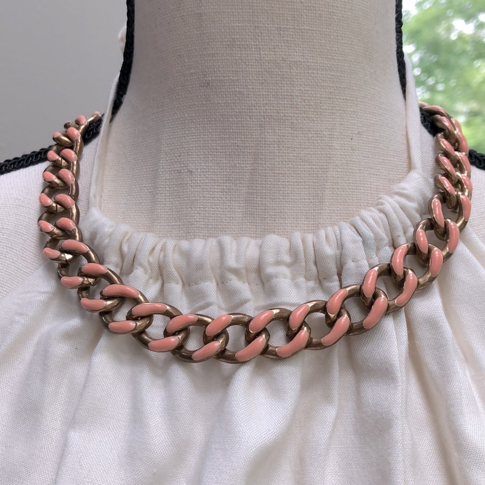 VTG Gorgeous pale flamingo pink/brass necklace | heavier necklace.